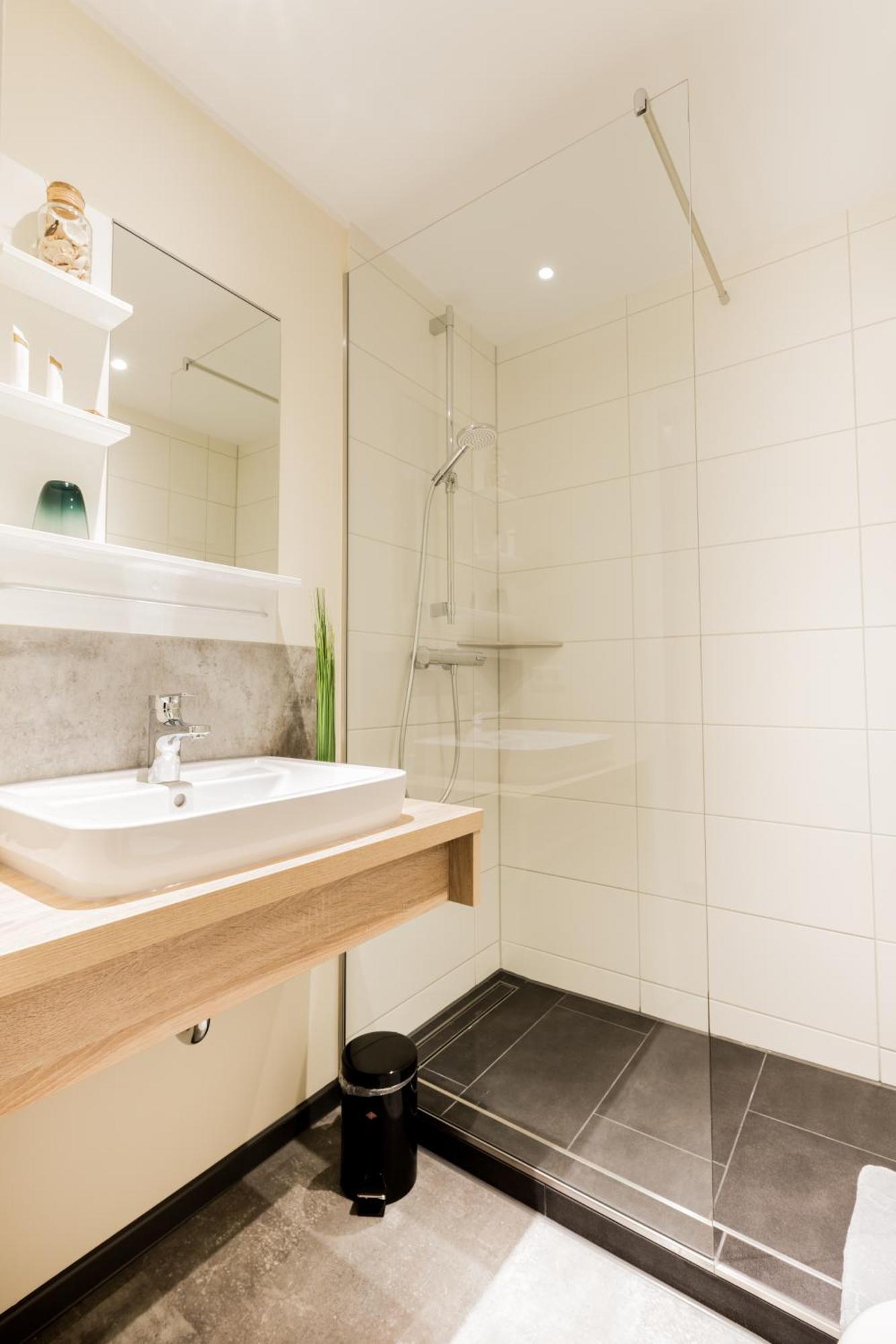 Hotel Dh -Deutsches Haus- Emden Extérieur photo