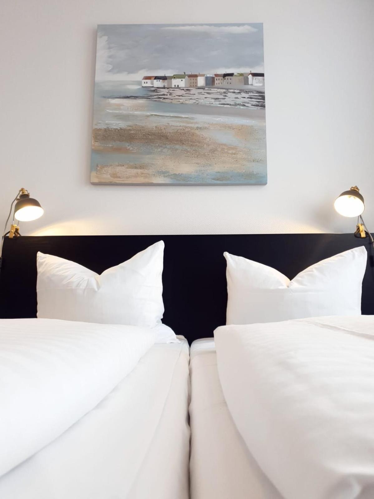 Hotel Dh -Deutsches Haus- Emden Extérieur photo